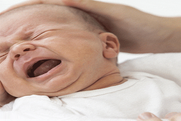 شکم درد نوزاد در سه ماه اول تولد