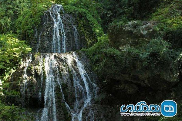 آبشار لاشو یکی از جاذبه های طبیعی استان گلستان به شمار می رود