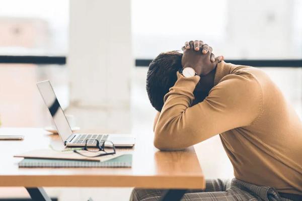4 راه چاره ساده برای کنترل استرس در محیط کار