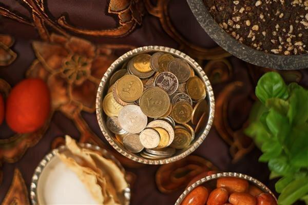 8 راه چاره برای براق کردن سکه های سفره هفت سین
