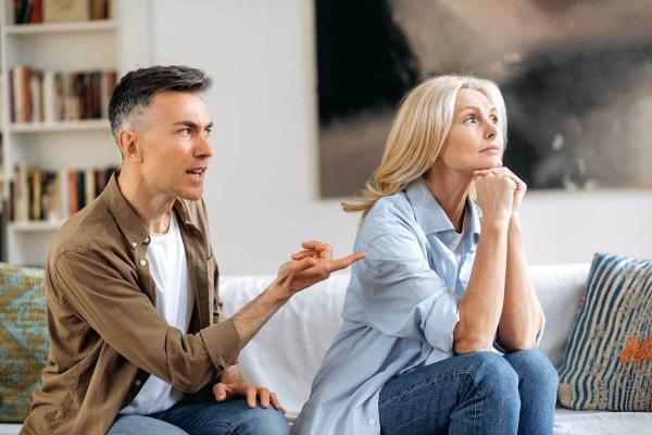 8 اشتباهی که همسرتان را بداخلاق می نماید