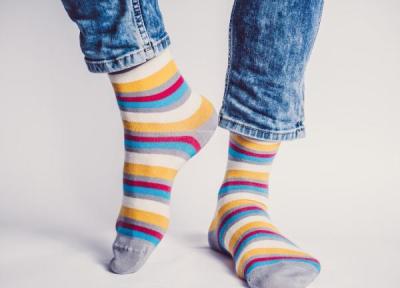 شخصیت طرف مقابلتان را با نگاه کردن به جورابش پی ببرید ، معناهای مختلف هر مدل و رنگ جوراب